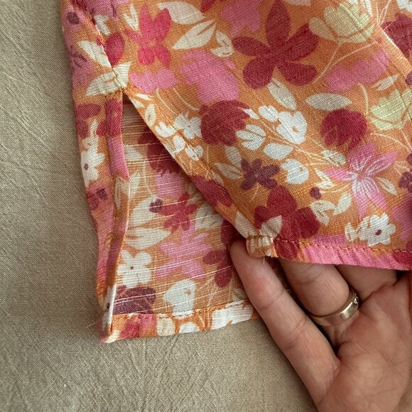 Nanette Lepore Pink Floral Ruffle Hems Flutter Short Sleeve Pintuck 27Top Size L - Picture 6 of 9